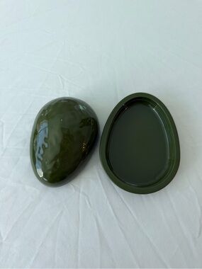 Joie Olive Green Avocado Storage Container